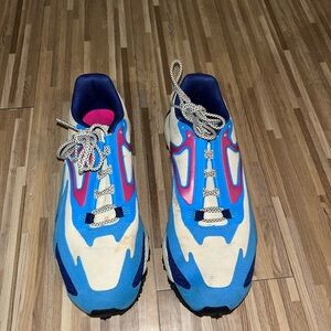 REEBOK shoes size 8 (but fits like 7.5)